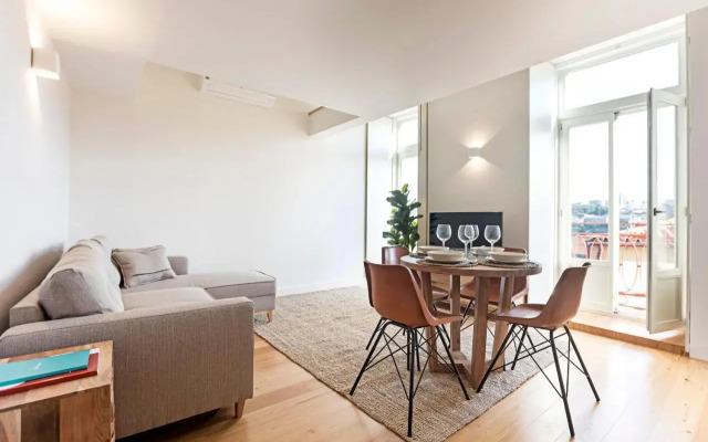 Superb Flat w/ Balcony and AC by LovelyStay