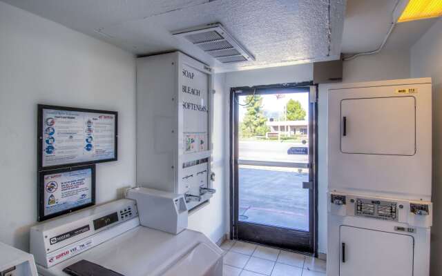 Motel 6 Redding, CA - North