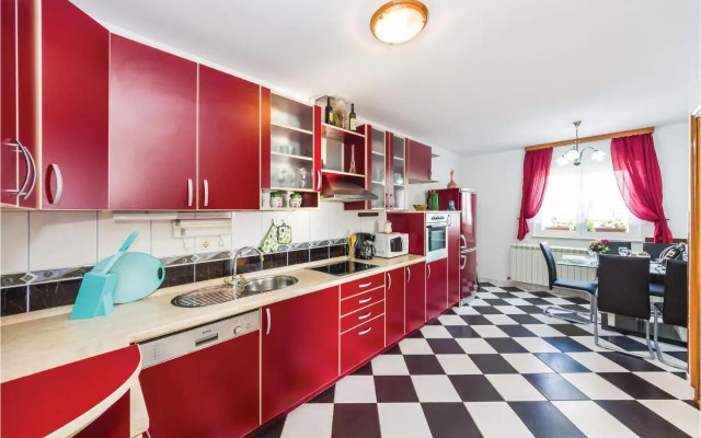 Three-Bedroom Apartment Maslenica with Sea view 08
