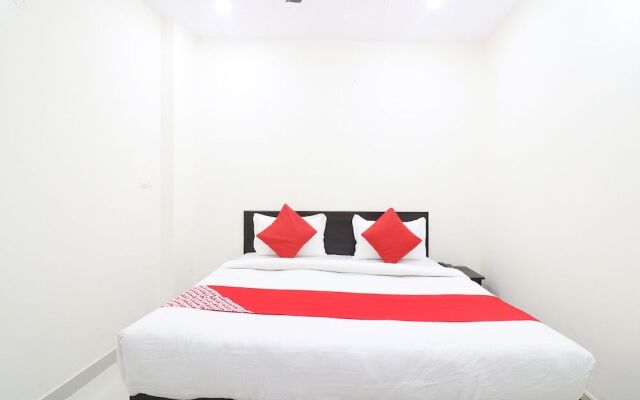 OYO 49097 Comfort Palace