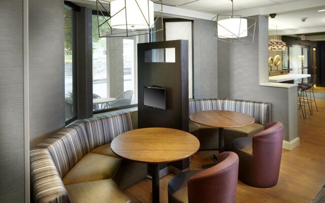 Courtyard State College