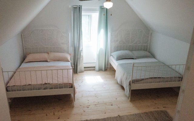 Cherry Lane Campground & Cottages