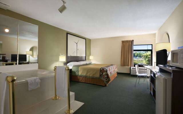 Super 8 by Wyndham Columbia City