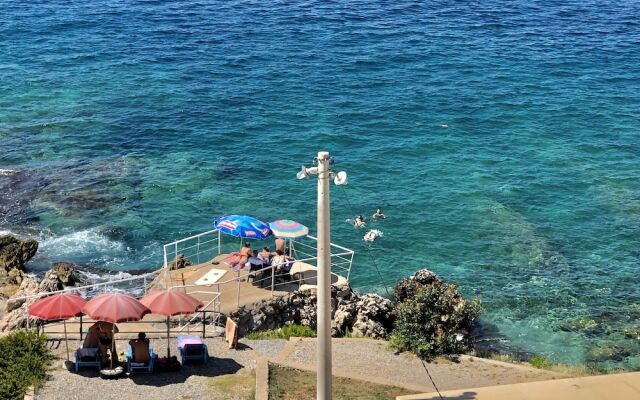 Open Sea Luxury Apartments