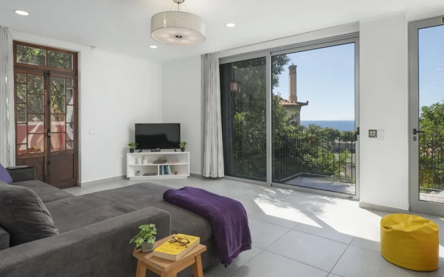 Casa Strelitzia by An Island Apart