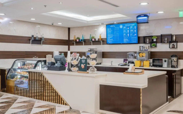 Taiba Front Hotel