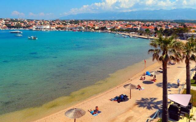 Spacious Apartment in Novalja near Sea