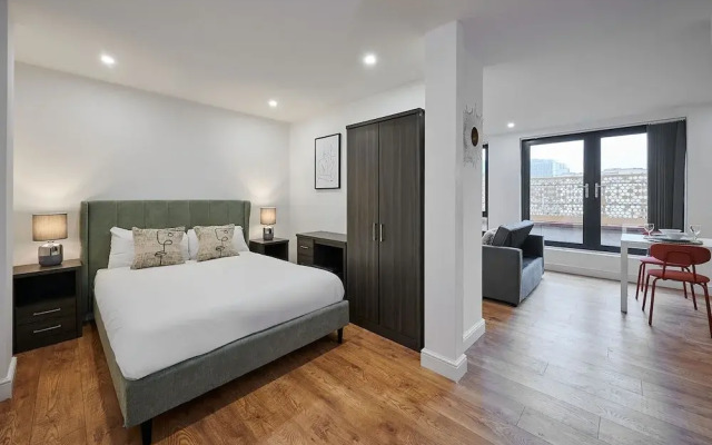 Host Stay Balcony Room For Two Sevenstay Apartments