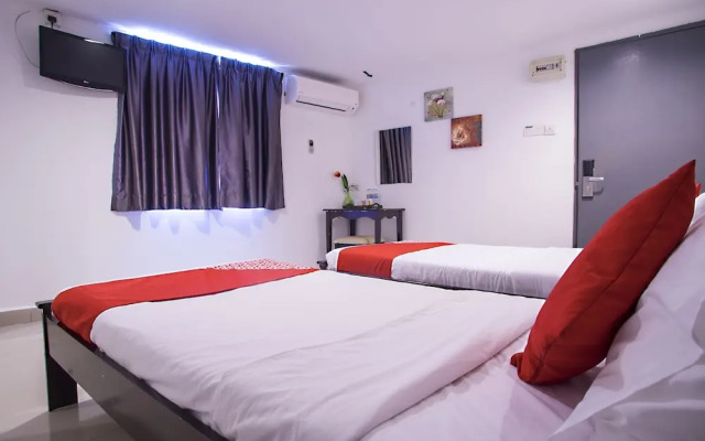 SUPER OYO Swing & Pillows Kajang Hotel Near Stadium Kajang Station