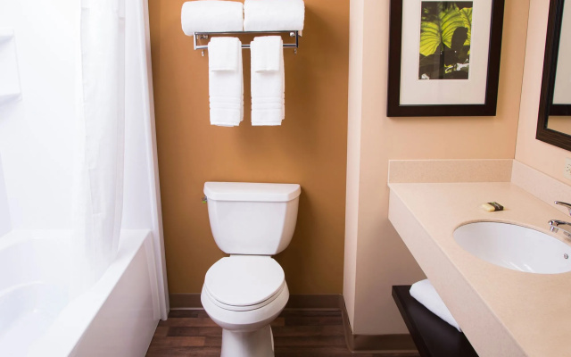 Studio 6 Suites Fresno North CA
