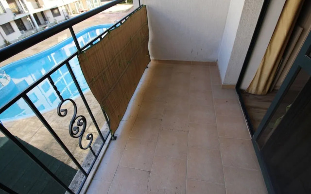 Studio in Avalon Complex