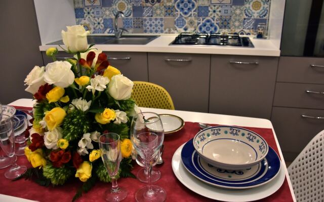 Gloden House Apartments