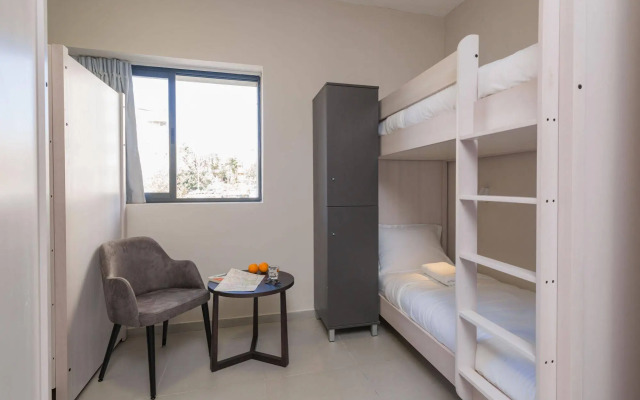 Stay Inn Hostel