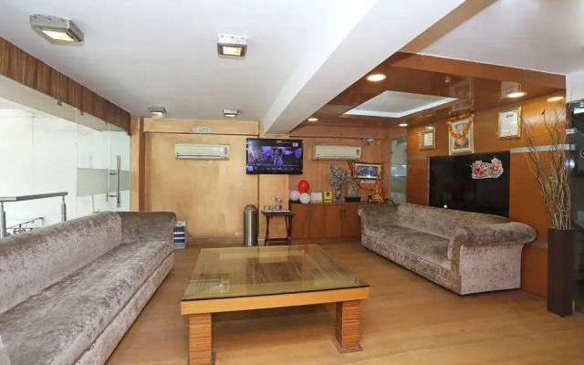 Oyo 10937 Hotel Balsons Continental