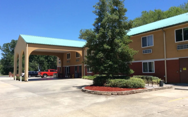 Riverside Hotel