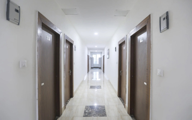 Hotel Noida Suites