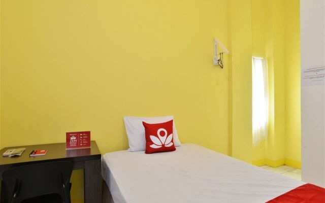 ZEN Rooms Basic Near Pasar Baru