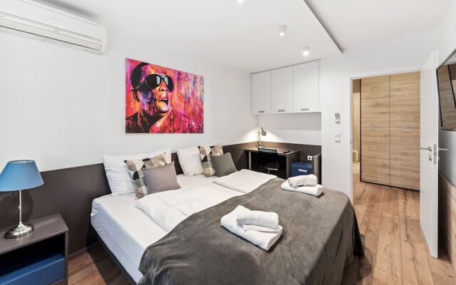 SKY9 Apartments District 6