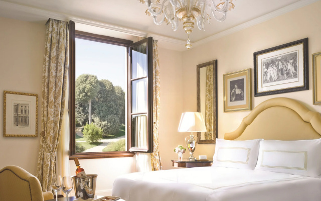 Отель Four Seasons Firenze