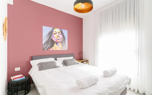 Panoramic Seaview Balcony Escape by Sea N Rent