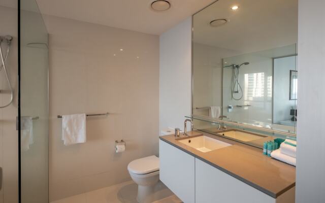 Circle on Cavill Luxury 2-Bedroom Ocean Views