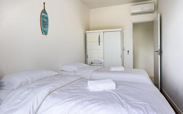 Apto com suíte e sacada vista mar Ingleses LEN203