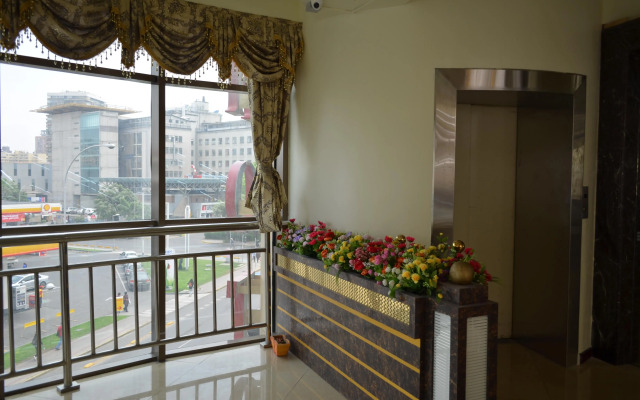 Hotel 198