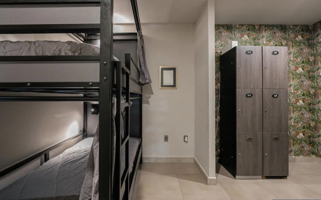 Top Bed Mixed Shared Room