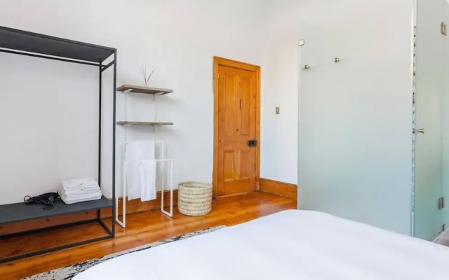 Spacious 3-bed Sunlit Comfort Power Backup
