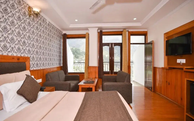 The Posh Hotel near Mall Road with Hassle Free Covered Parking