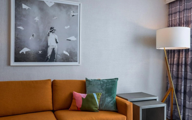 Renaissance Meadowlands Hotel