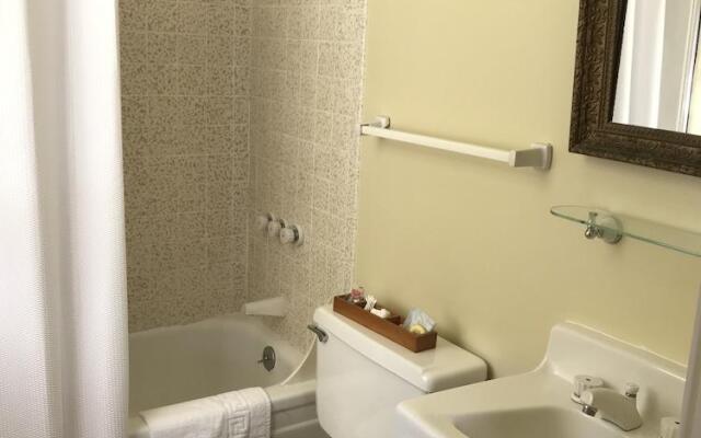 Wolf Creek Inn & Tavern