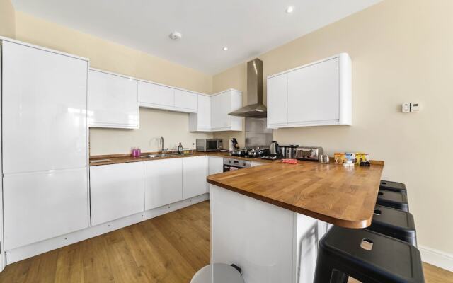 Luxury 2 Bedroom Apartments with Parking