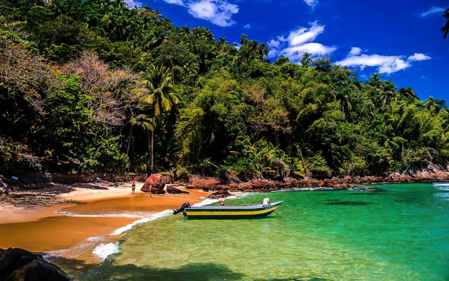 Residencial Picinguaba "Pé na Areia - 60m da Praia"