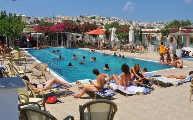 Santorini Camping/Rooms