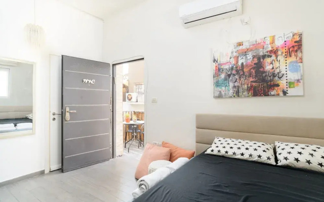 Quiet Studio near Beach & Market