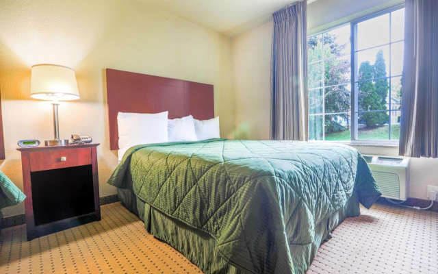 Evansville Inn & Suites By OYO