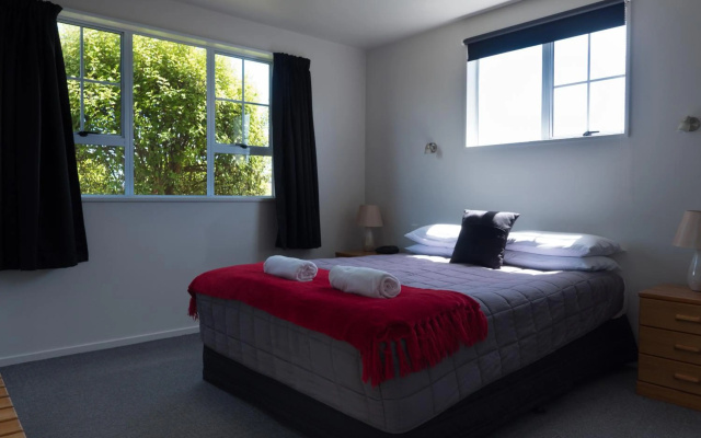 Fitzherbert Court Motel – Guest Rooms – Hokitika