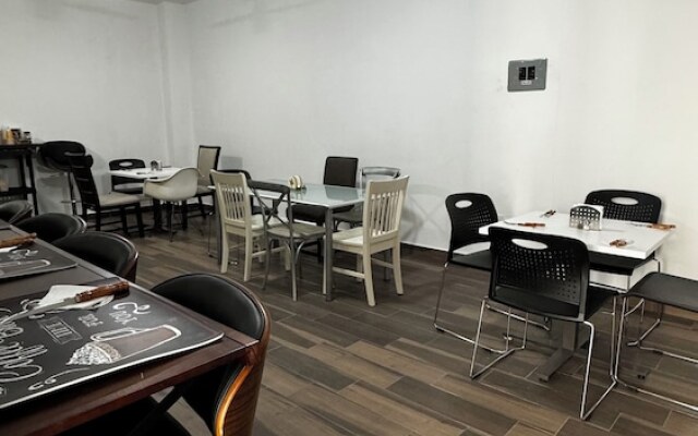Cuatro Palmas Hotel