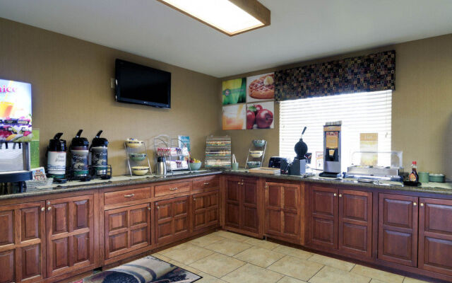 Quality Inn Russellville Area