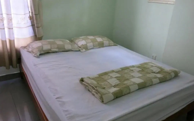 Que Huong Guest House