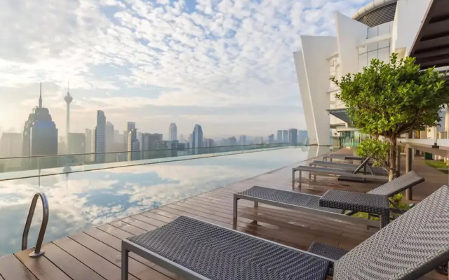 Wong's Homestay at Regalia Residence