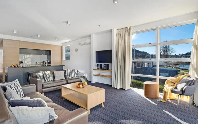 Marina Gem - Lakefront 3 Bedroom Apartment