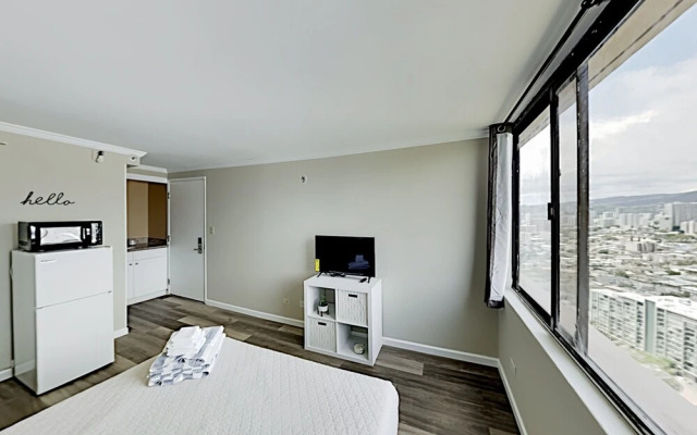 Hawaiian Monarch 3707b Condo by RedAwning
