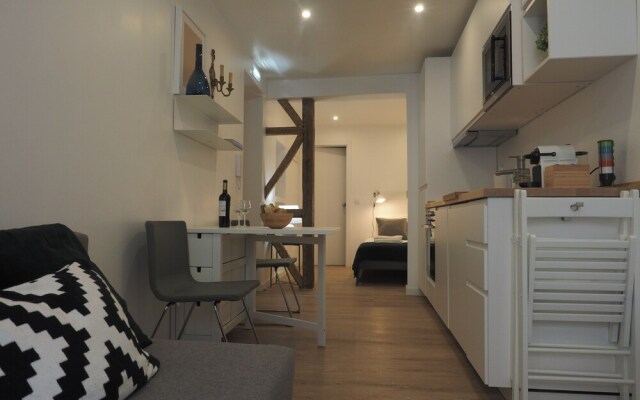 Bairro Alto Bronze of Art Apartments