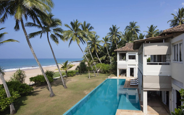 Sri Villas