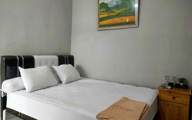 Express O 91277 Atiq Homestay Syariah