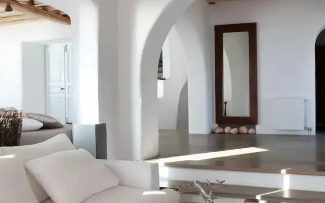 Villa DeLucien