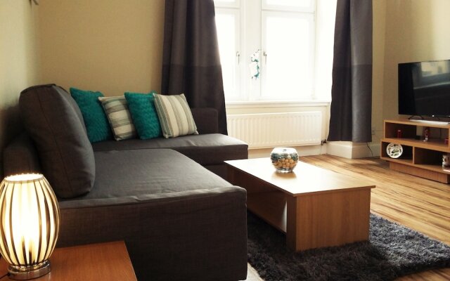 2 Bedroom Character Apartment Finnieston