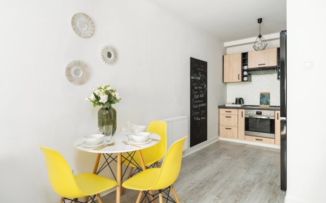 Poznan Apartment Near Old Zoo by Renters